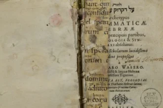 Caspar Waser, Archetypus Grammaticæ Hebrææ Duabus præcipius partibus, Etymologia & Syntaxi absolutus, Basileæ, 1600 (C. Norwid Library, Elbląg, SD. XVI.1480); title page with Samuel Meienreis’s signature and the front endleaf guard from the ‘N’ Psalter. Photo by Dr Dorota Jutrzenka-Supryn.