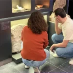 Team members Andrés Rea and Dr. Lorena Pérez Yarza at the epigraphic exhibition in Aachen.