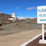 Where do the Polish astronomers work? The signpost points the way. The Optical Gravitational Lensing Experiment (OGLE), a project led by the University of Warsaw, uses a telescope at Las Campanas Observatory in Chile. Photo: Ewa Zegler-Poleska