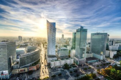 Researchers at the University of Warsaw have developed the Method of Equal Shares for participatory budgeting. Will local governments in Poland's largest cities adopt the idea? Pictured: Warsaw. Photo: ClickerHappy/Pixabay