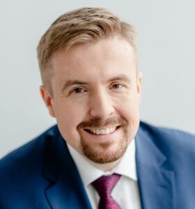 prof_Tomasz_Gackowski_kadr.