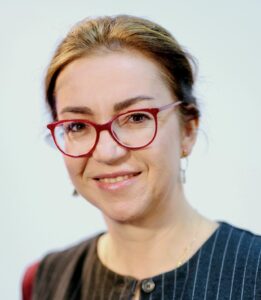 dr-hab.-Alicja-Waszkiewicz-Raviv_kadr