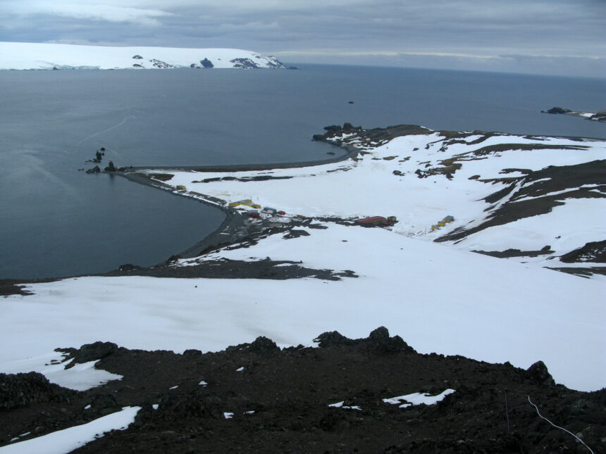 1_Stacja_wiosna_widok_z_Point_Thomas_