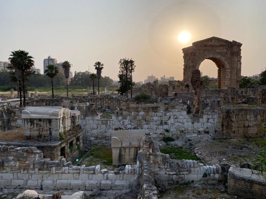 Tyr_wschodnie_wejscie_nekropolia