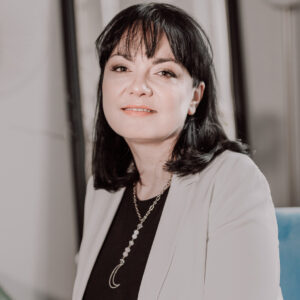 dr-hab.-Ewa-Flaszynska_kwadrat